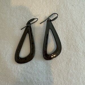 Robert L Morris metal sculpted black earrings